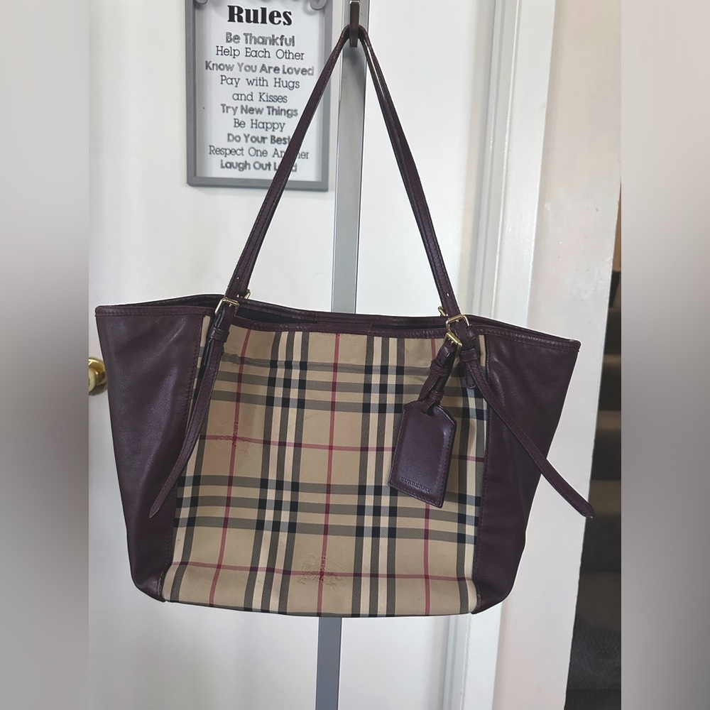 Authentic Burberry canterbury tote bag - Picture 1 of 14